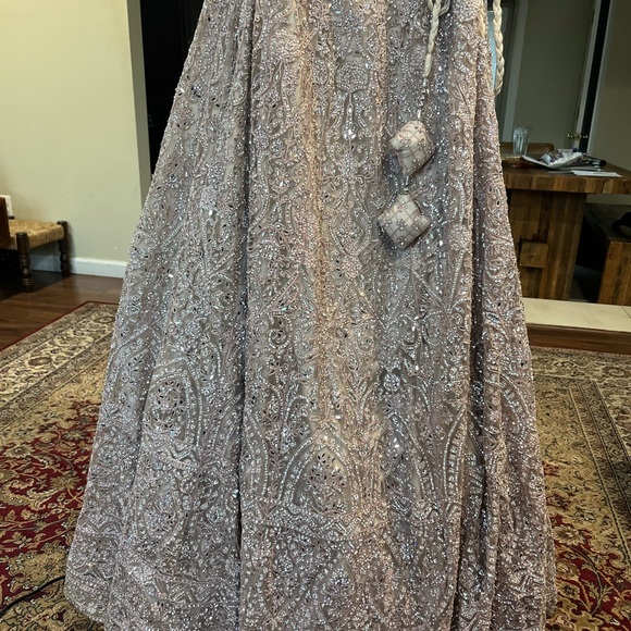 Designer lehnga - Picture 2 of 16